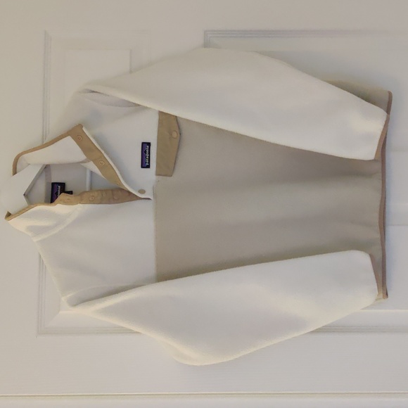 Patagonia women's Snap-T Synchilla fleece pullover sweater in white and beige XS - Picture 9 of 10